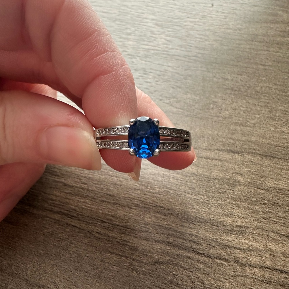 Elegant Blue and Silver Women's Ring